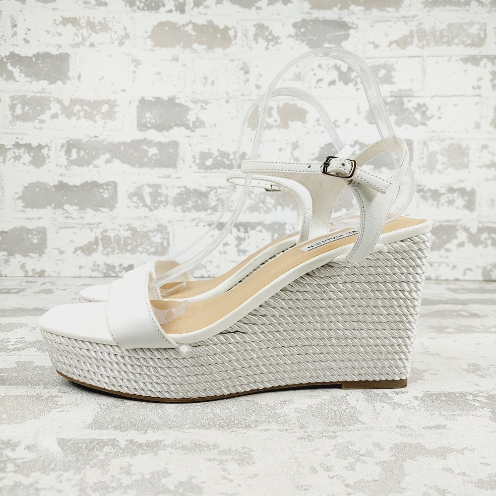 New STEVE MADDEN Tory White Leather Ankle Strap Twist Wedge Sandal i331